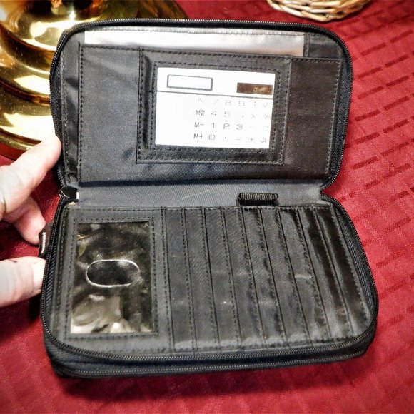 Amazing ~ CLUTCH ~ with Calculator/ Spot for Checkbook / Credit Cards and All - Picture 2 of 5